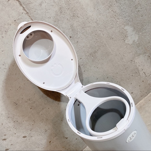 Brand new Ubbi Steel Odor Locking Diaper 4 colors choices - Picture 15 of 17